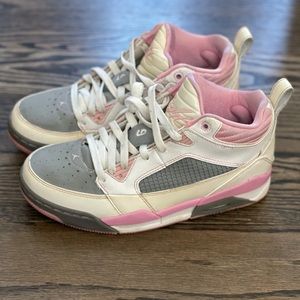 Woman’s/Girls Jordans